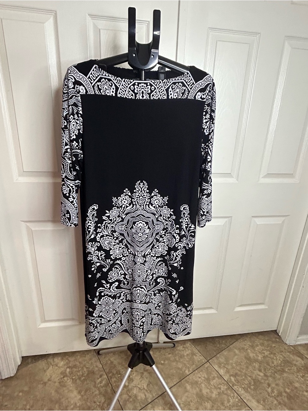 Black & White Paisley Print Women's Dress - Picture 2 of 5